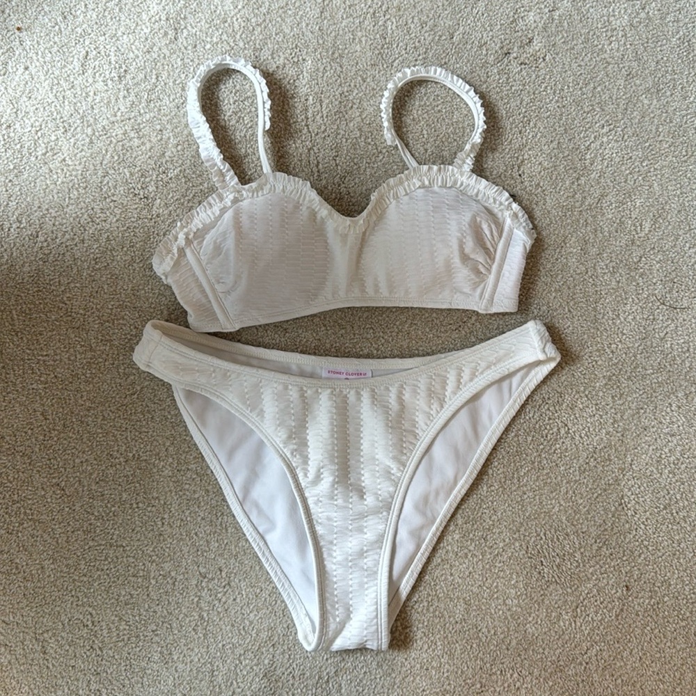 White Textured Ruffle Bikini - Picture 2 of 8